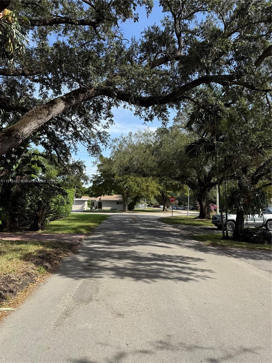 Real estate property located at 511 Oriole Ave, Miami-dade, Kent Estates, Miami Springs, FL