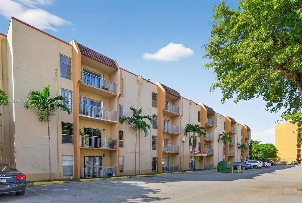 Real estate property located at 4841 7th St #309-4, Miami-dade, Sunset Villas Phase Ii Co, Miami, FL