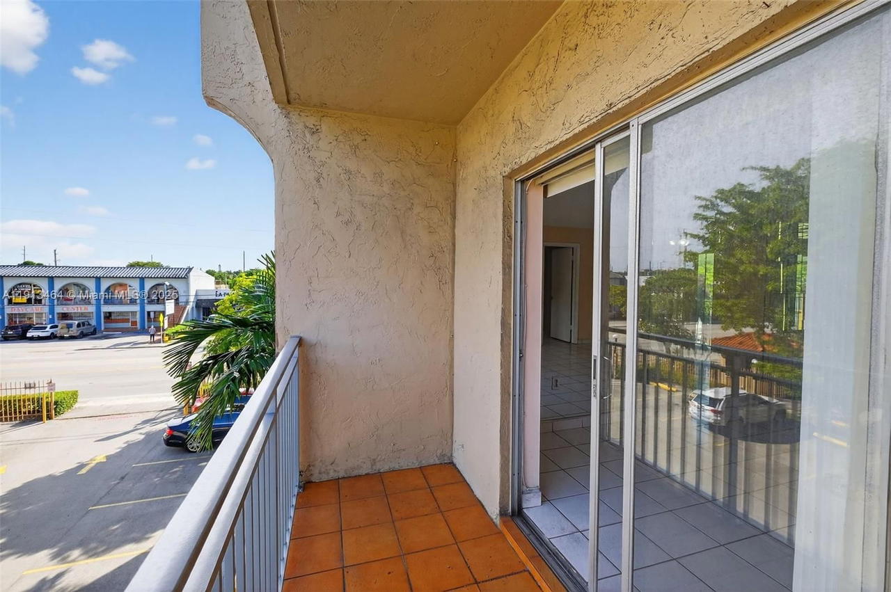 Real estate property located at 4841 7th St #309-4, Miami-dade, Sunset Villas Phase Ii Co, Miami, FL
