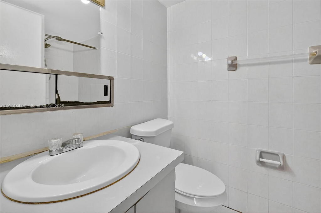 Real estate property located at 4841 7th St #309-4, Miami-dade, Sunset Villas Phase Ii Co, Miami, FL