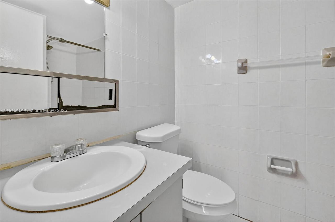 Real estate property located at 4841 7th St #309-4, Miami-dade, Sunset Villas Phase Ii Co, Miami, FL