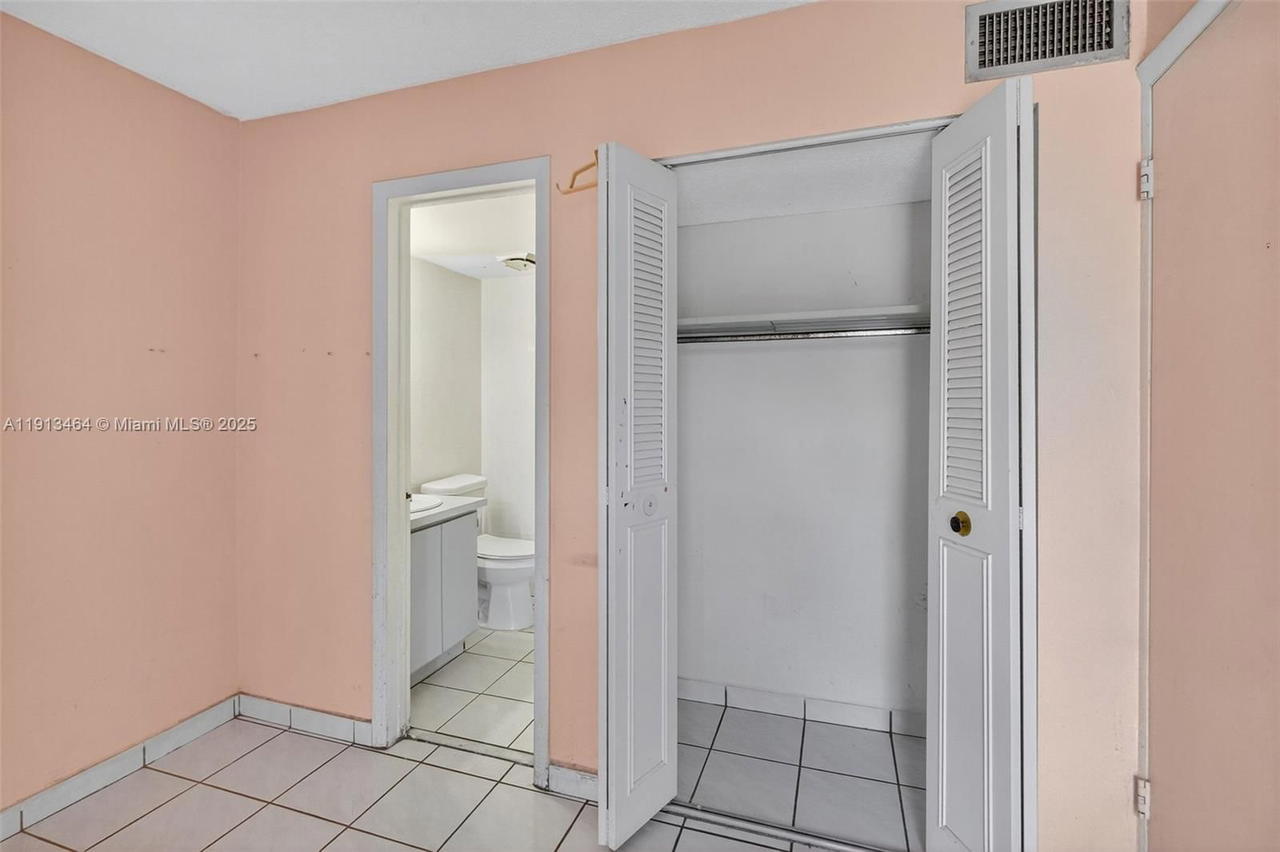 Real estate property located at 4841 7th St #309-4, Miami-dade, Sunset Villas Phase Ii Co, Miami, FL