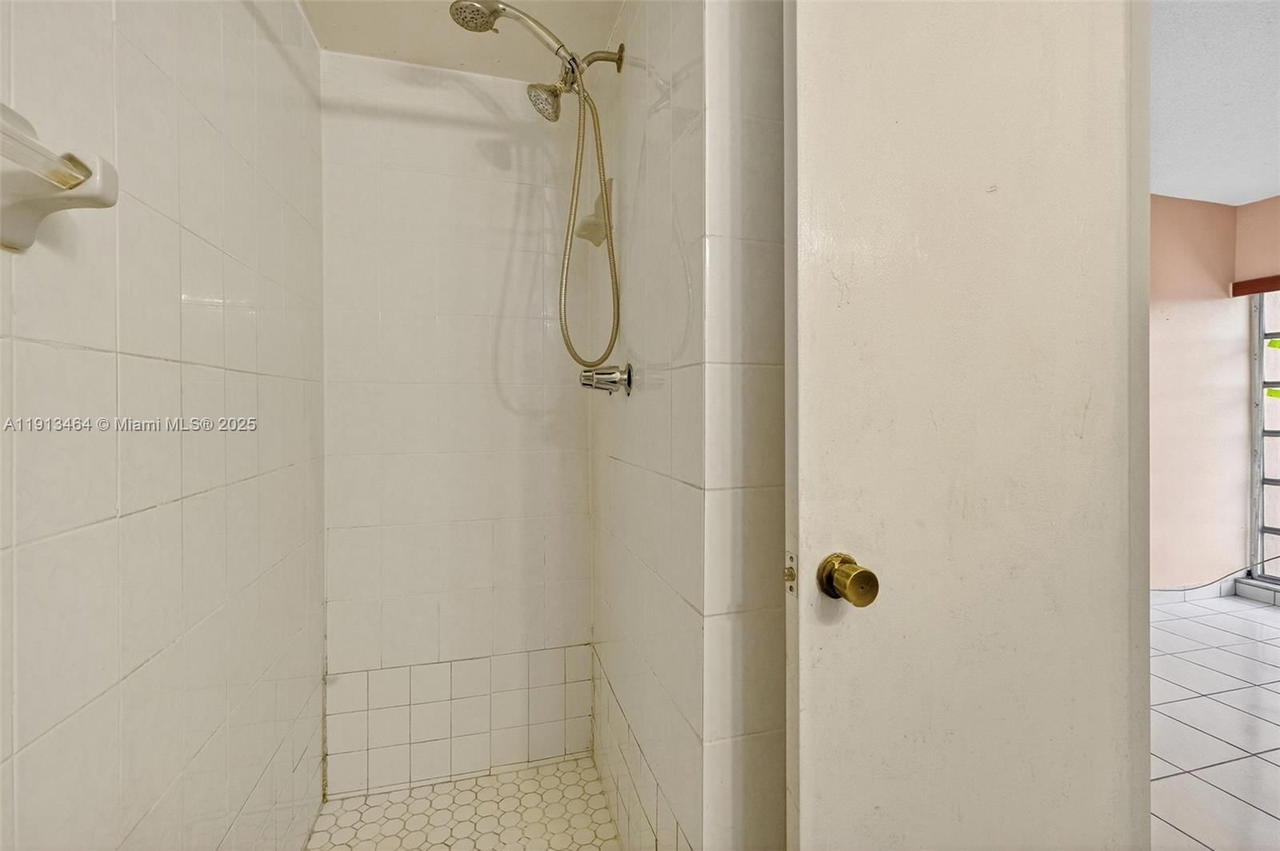 Real estate property located at 4841 7th St #309-4, Miami-dade, Sunset Villas Phase Ii Co, Miami, FL