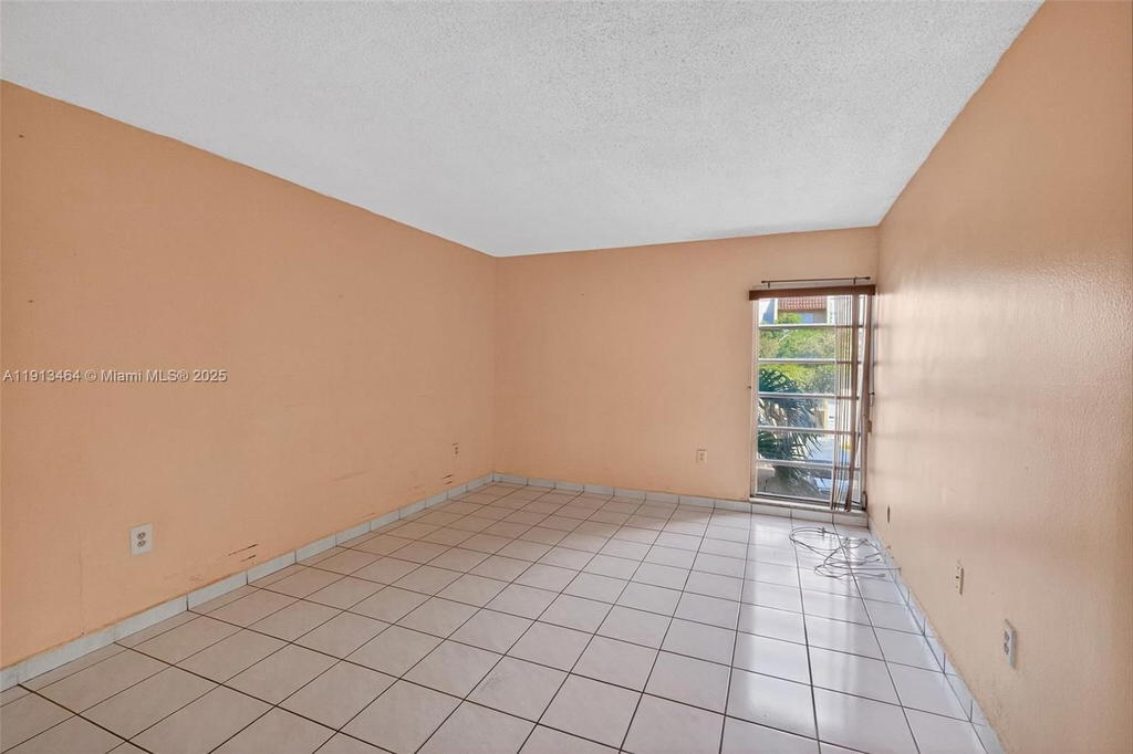 Real estate property located at 4841 7th St #309-4, Miami-dade, Sunset Villas Phase Ii Co, Miami, FL