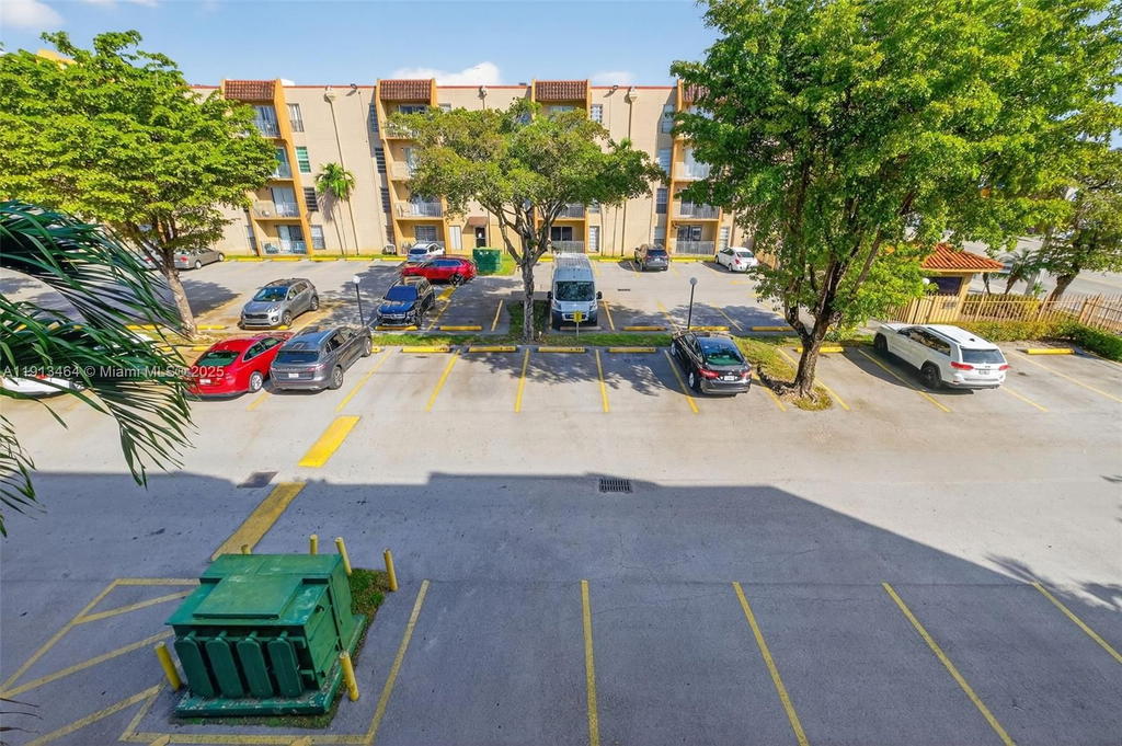 Real estate property located at 4841 7th St #309-4, Miami-dade, Sunset Villas Phase Ii Co, Miami, FL