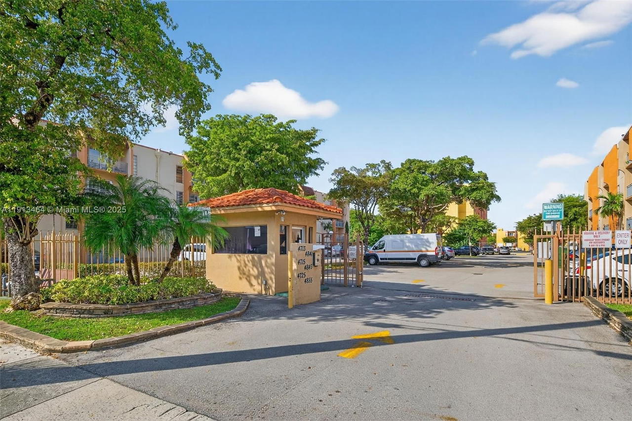 Real estate property located at 4841 7th St #309-4, Miami-dade, Sunset Villas Phase Ii Co, Miami, FL