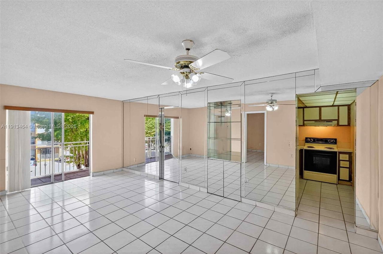 Real estate property located at 4841 7th St #309-4, Miami-dade, Sunset Villas Phase Ii Co, Miami, FL