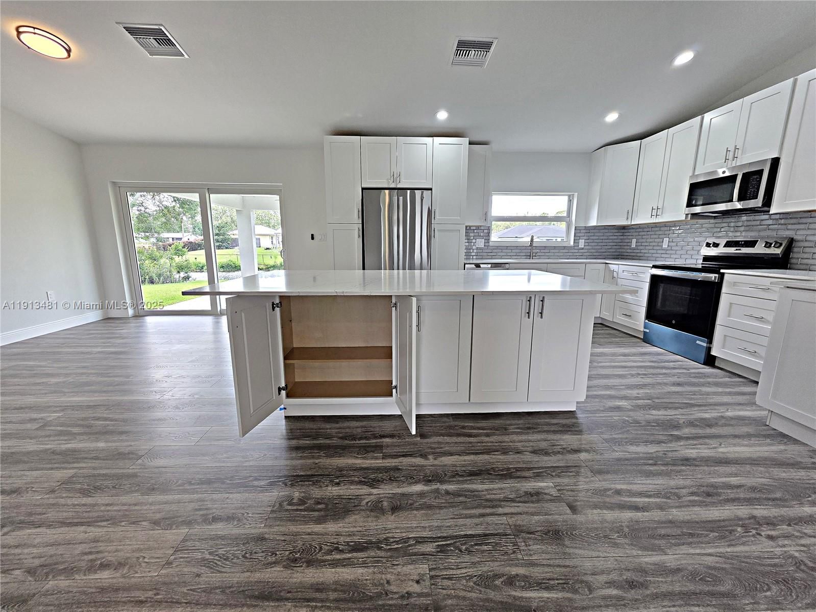 Real estate property located at 157 MANGO RD NE, Highlands, Placid Lakes, Lake Placid, FL