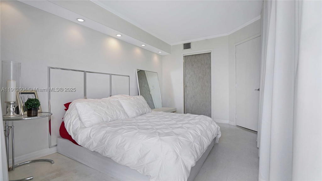 Real estate property located at 1621 Bay Rd #606, Miami-dade, Bayview Plaza Condo, Miami Beach, FL