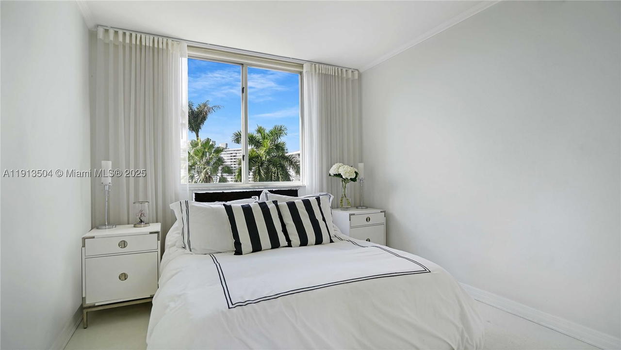 Real estate property located at 1621 Bay Rd #606, Miami-dade, Bayview Plaza Condo, Miami Beach, FL