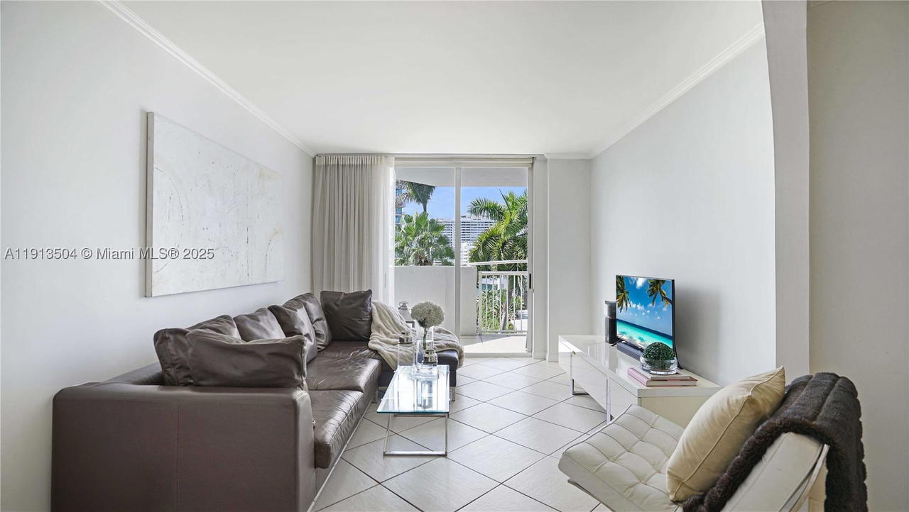Real estate property located at 1621 Bay Rd #606, Miami-dade, Bayview Plaza Condo, Miami Beach, FL