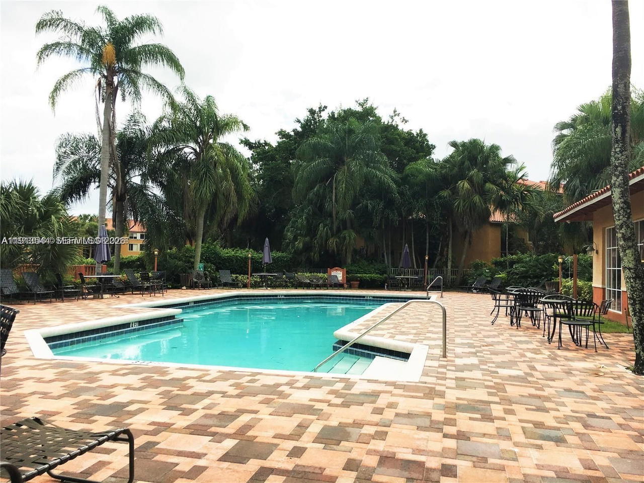 Real estate property located at 10757 Cleary Blvd #104, Broward, Lakes Of Jacaranda Condo, Plantation, FL