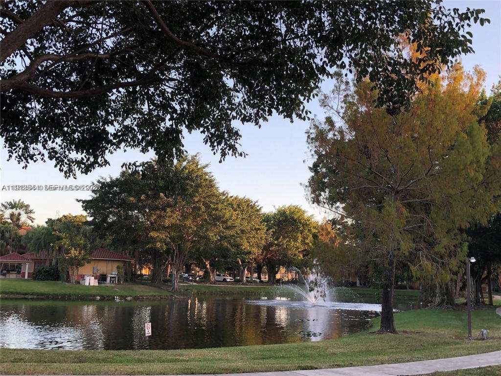 Real estate property located at 10757 Cleary Blvd #104, Broward, Lakes Of Jacaranda Condo, Plantation, FL