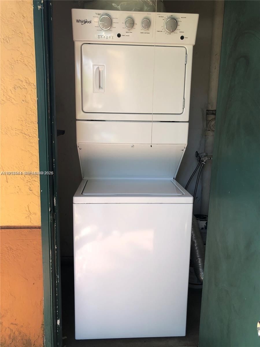 Real estate property located at 10757 Cleary Blvd #104, Broward, Lakes Of Jacaranda Condo, Plantation, FL