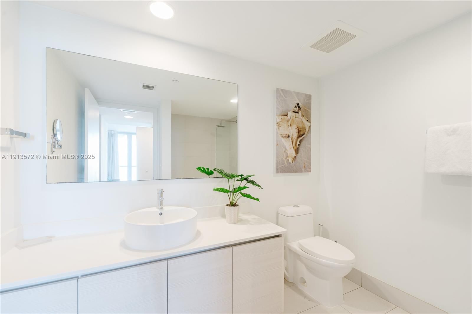 Real estate property located at 2602 Hallandale Beach Blvd R1206, Broward, Beachwalk Condominium, Hallandale Beach, FL