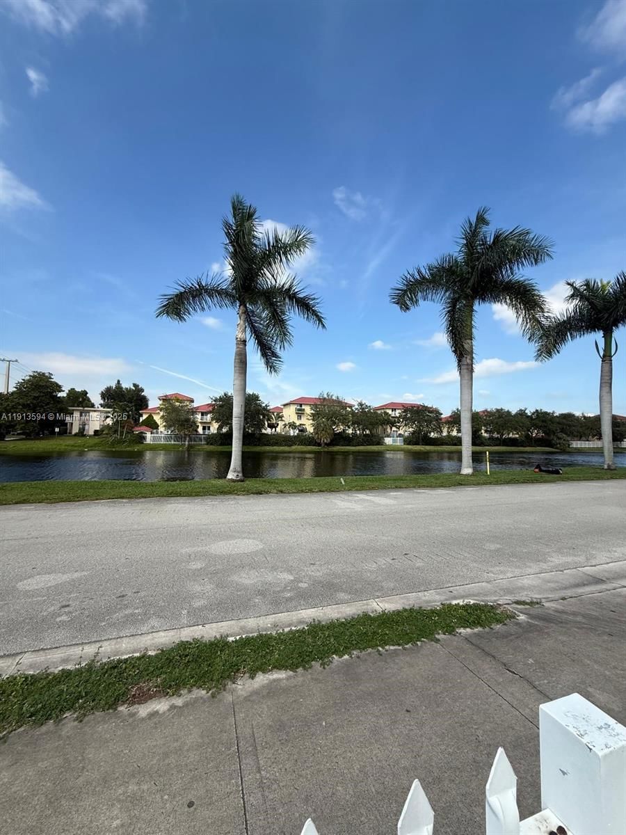 Real estate property located at 2025 164th St #406, Miami-dade, Crestview Towers Condo, North Miami Beach, FL