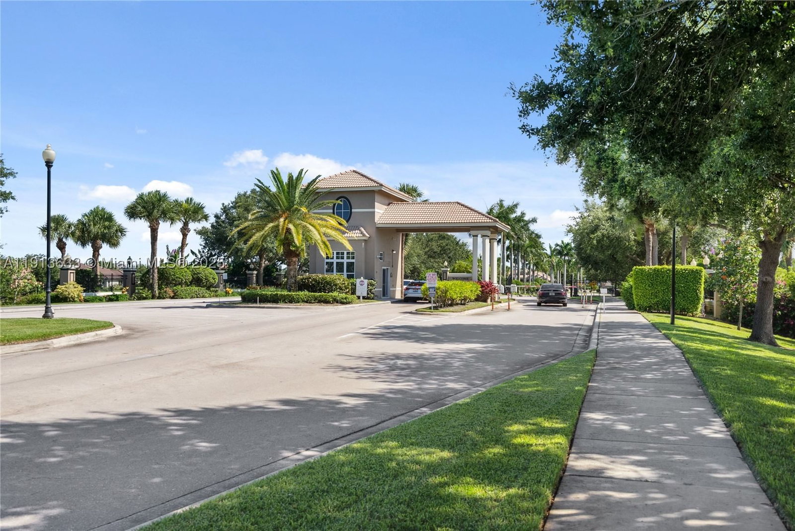 Real estate property located at 1924 Jamesport Dr, St Lucie, Fourth Replat Of Portofi, Port St Lucie, FL