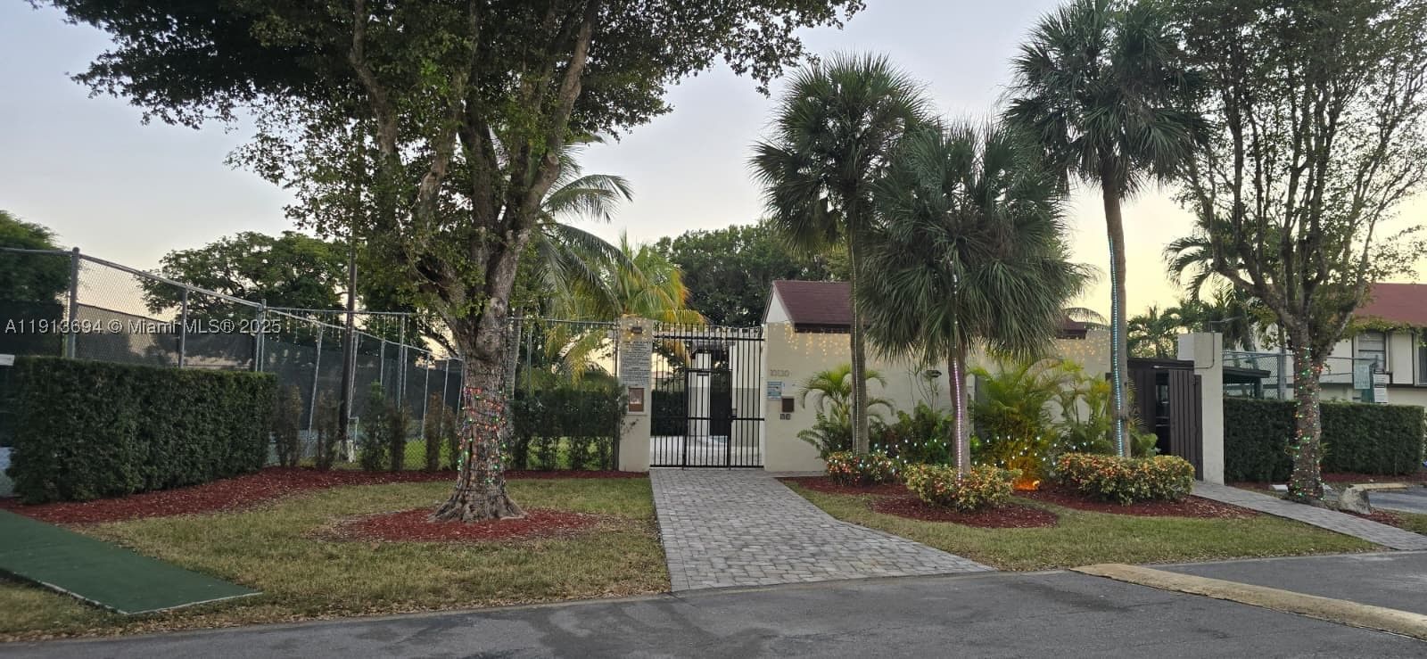 Real estate property located at 10454 5th Ter #4-30, Miami-dade, Spring Lakes Village Ii, Miami, FL