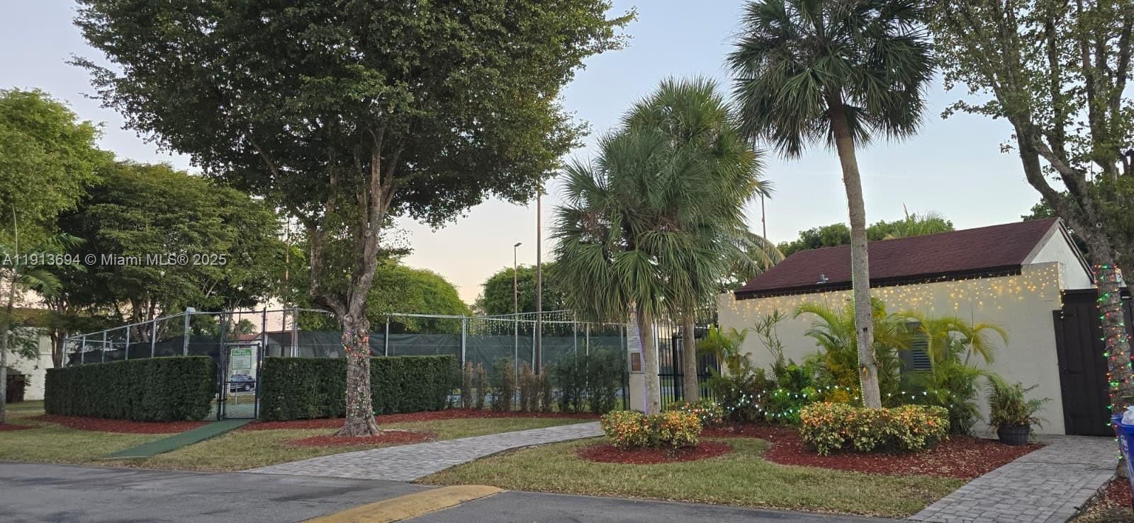 Real estate property located at 10454 5th Ter #4-30, Miami-dade, Spring Lakes Village Ii, Miami, FL