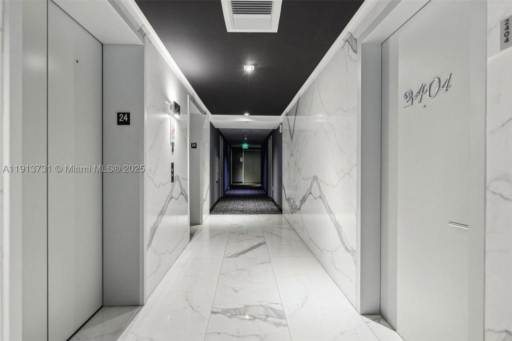 Real estate property located at 1300 Miami Ave #2404, Miami-dade, 1300 S Miami Avenue Condo, Miami, FL