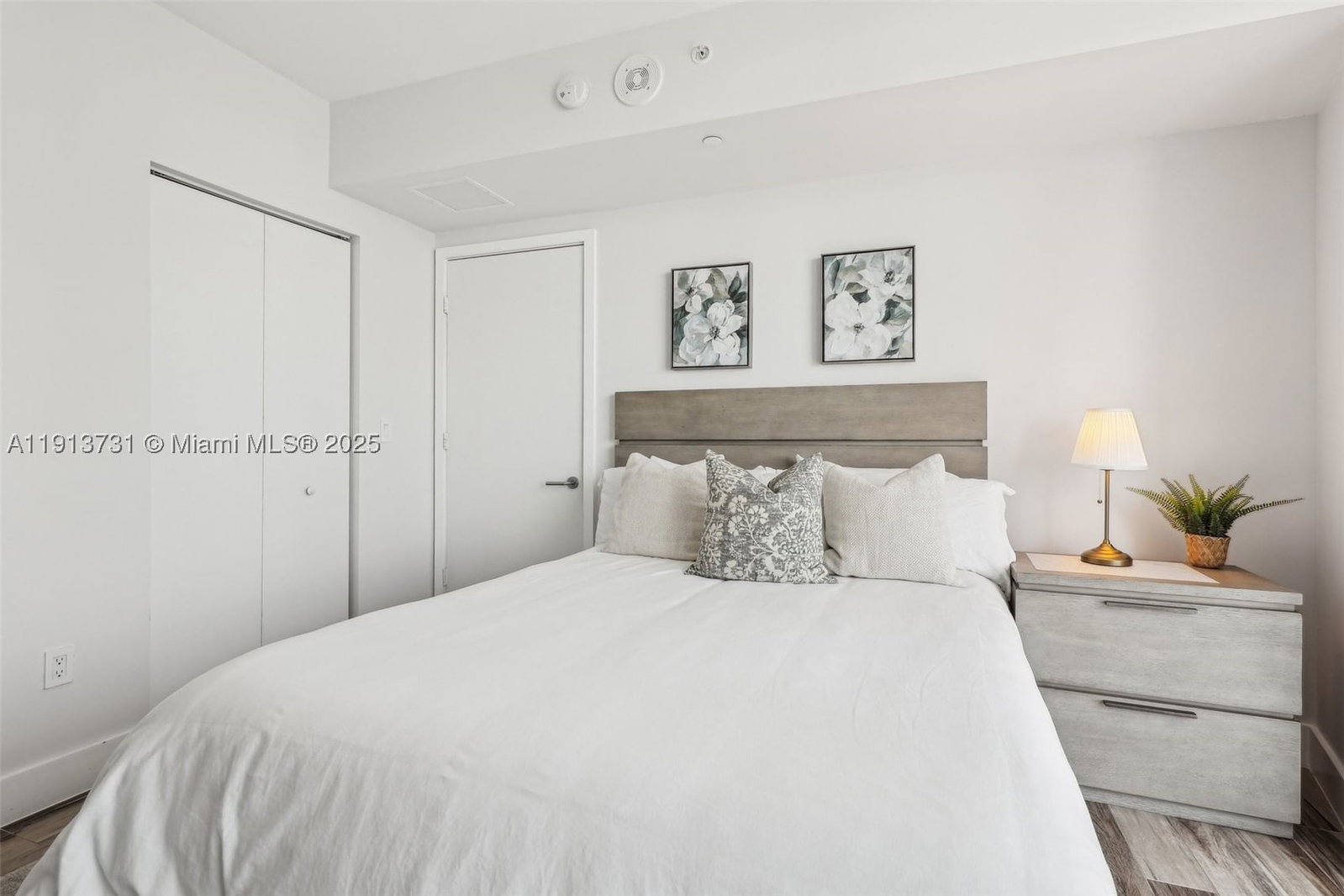 Real estate property located at 1300 Miami Ave #2404, Miami-dade, 1300 S Miami Avenue Condo, Miami, FL