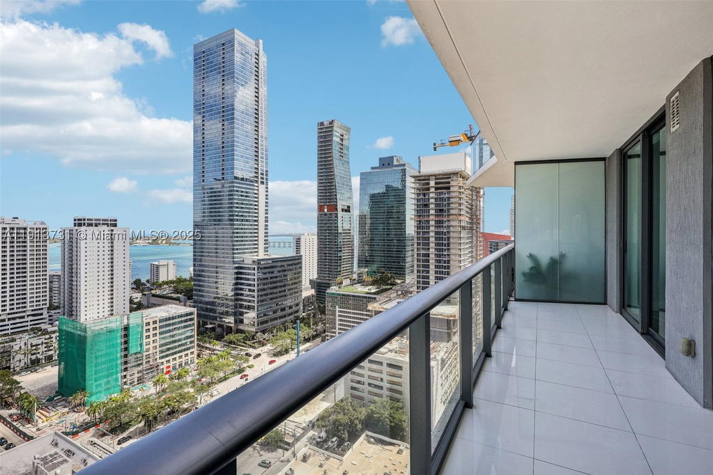 Real estate property located at 1300 Miami Ave #2404, Miami-dade, 1300 S Miami Avenue Condo, Miami, FL