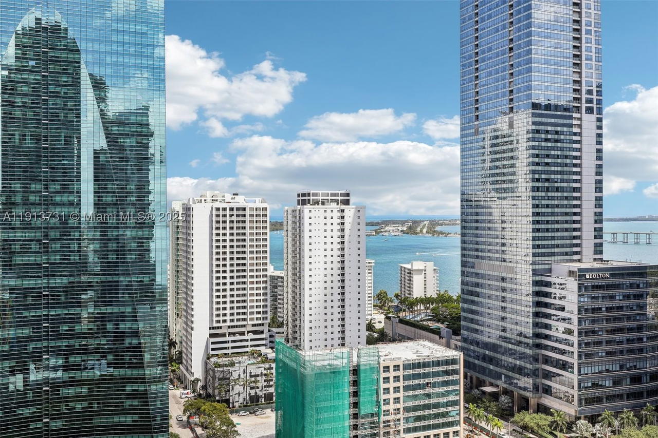 Real estate property located at 1300 Miami Ave #2404, Miami-dade, 1300 S Miami Avenue Condo, Miami, FL