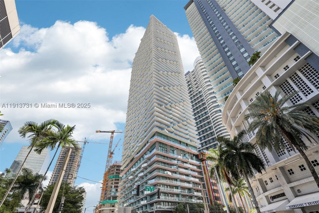 Real estate property located at 1300 Miami Ave #2404, Miami-dade, 1300 S Miami Avenue Condo, Miami, FL