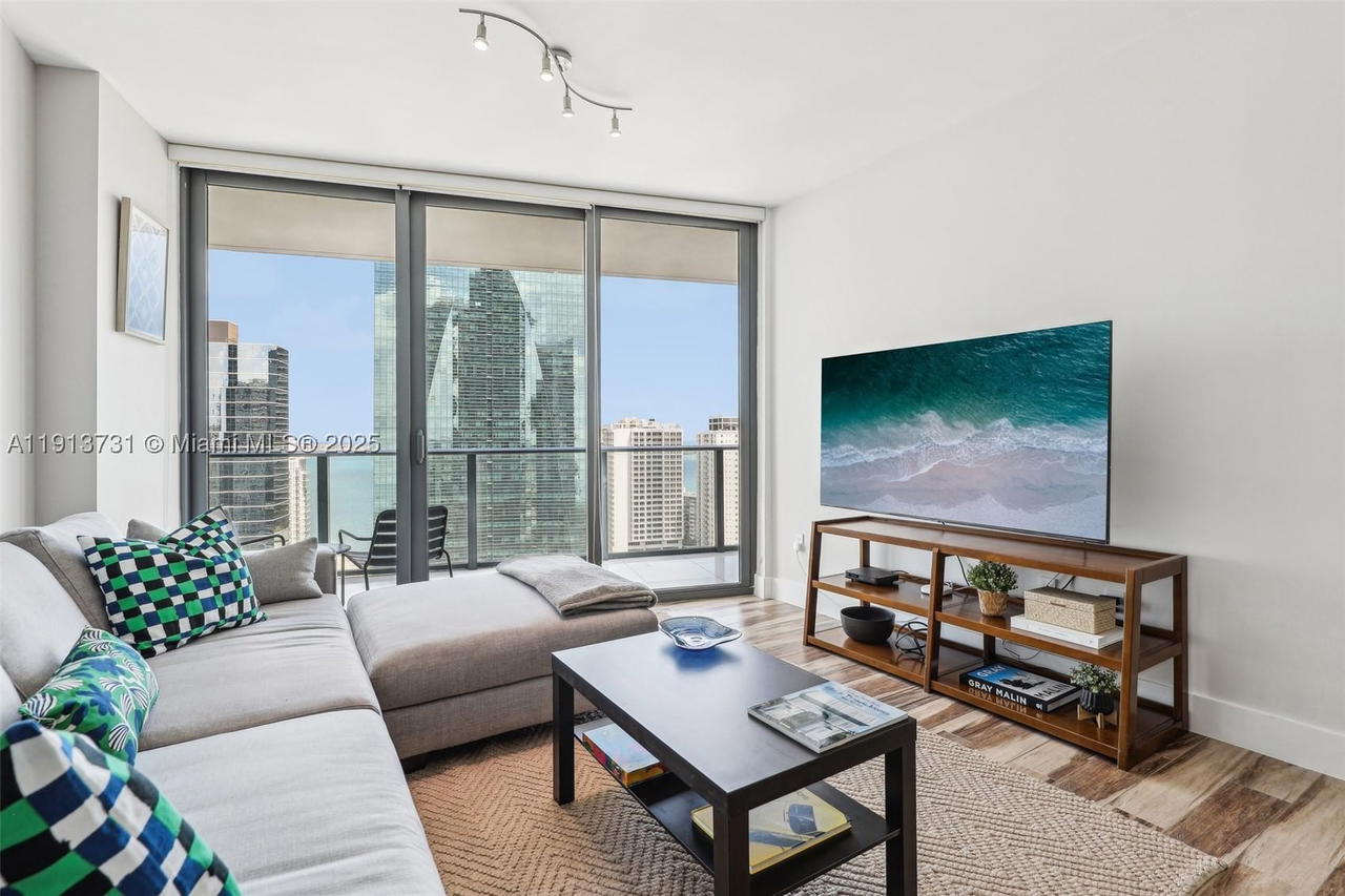 Real estate property located at 1300 Miami Ave #2404, Miami-dade, 1300 S Miami Avenue Condo, Miami, FL
