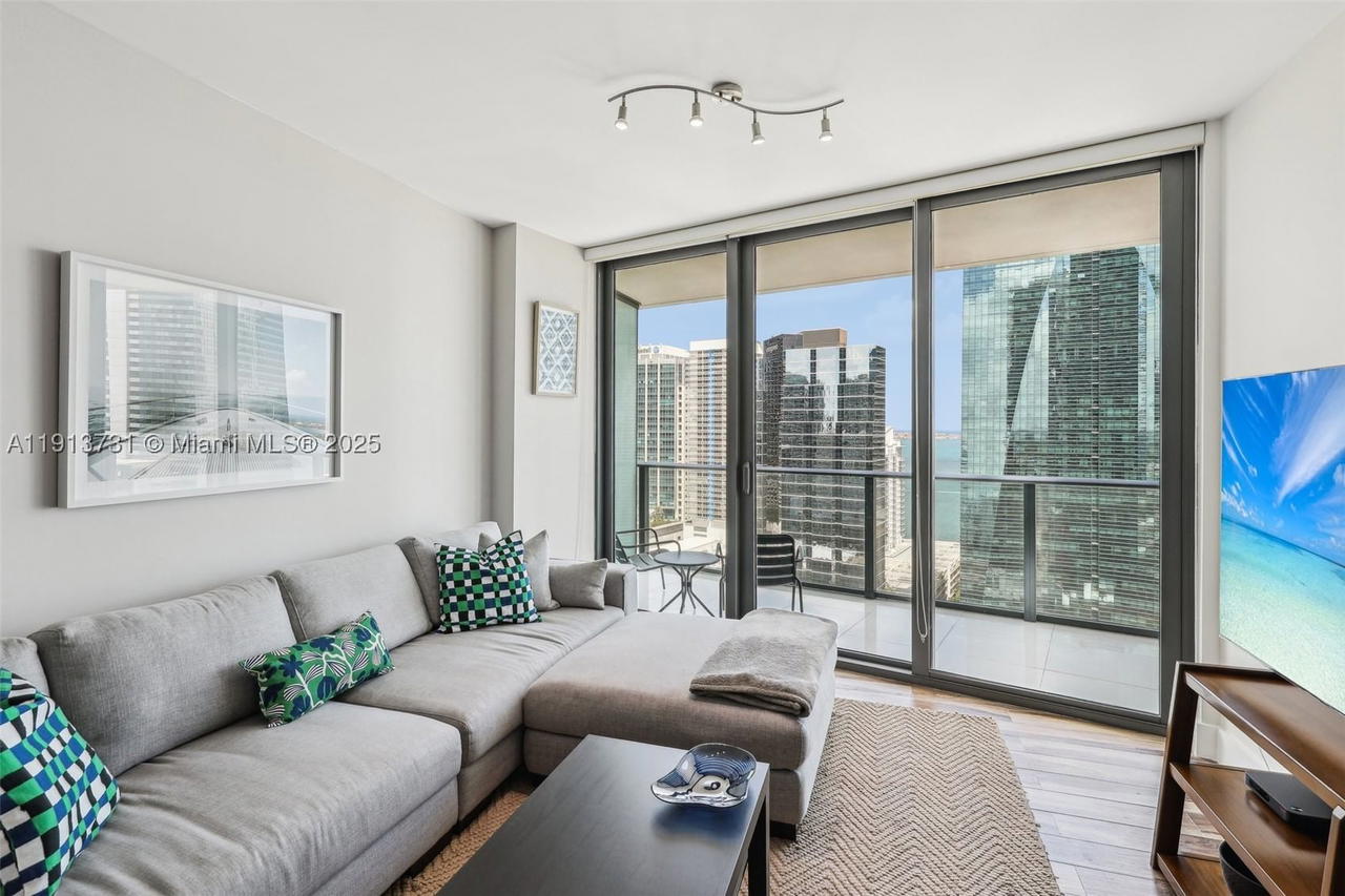 Real estate property located at 1300 Miami Ave #2404, Miami-dade, 1300 S Miami Avenue Condo, Miami, FL