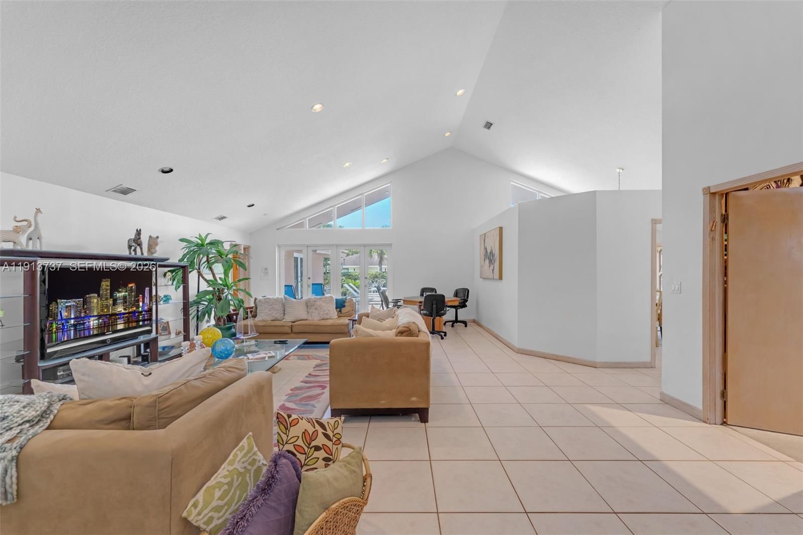 Real estate property located at 10220 140th St, Miami-dade, Lusia R Sub, Miami, FL