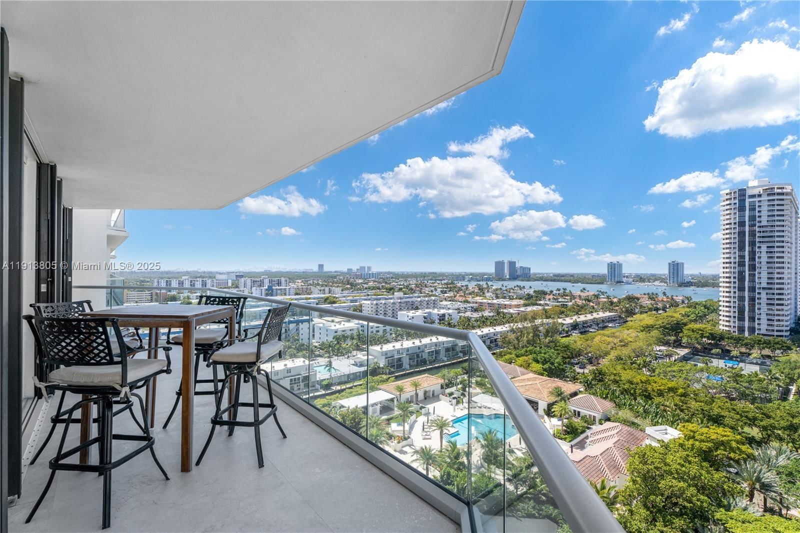 Real estate property located at 2600 Island Blvd #1605, Miami-dade, 2600 Isl Blvd Williams Is, Aventura, FL