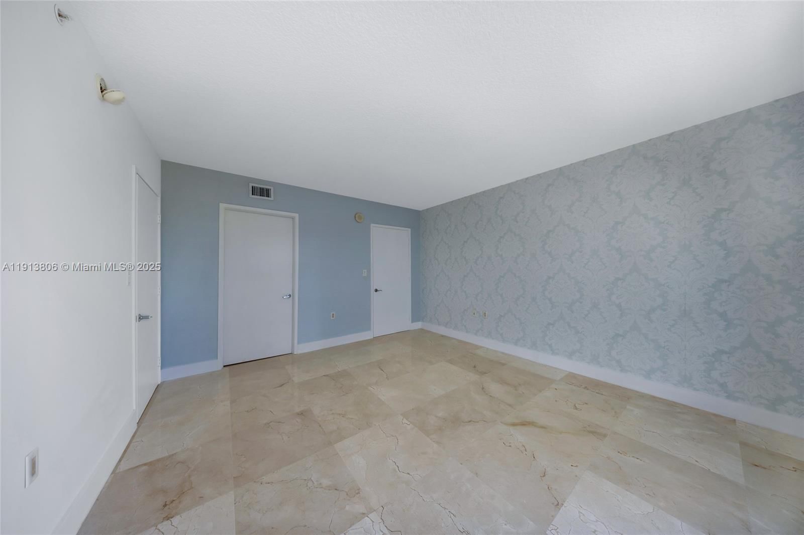 Real estate property located at 150 Sunny Isles Blvd #601, Miami-dade, St Tropez On The Bay 1 Co, Sunny Isles Beach, FL