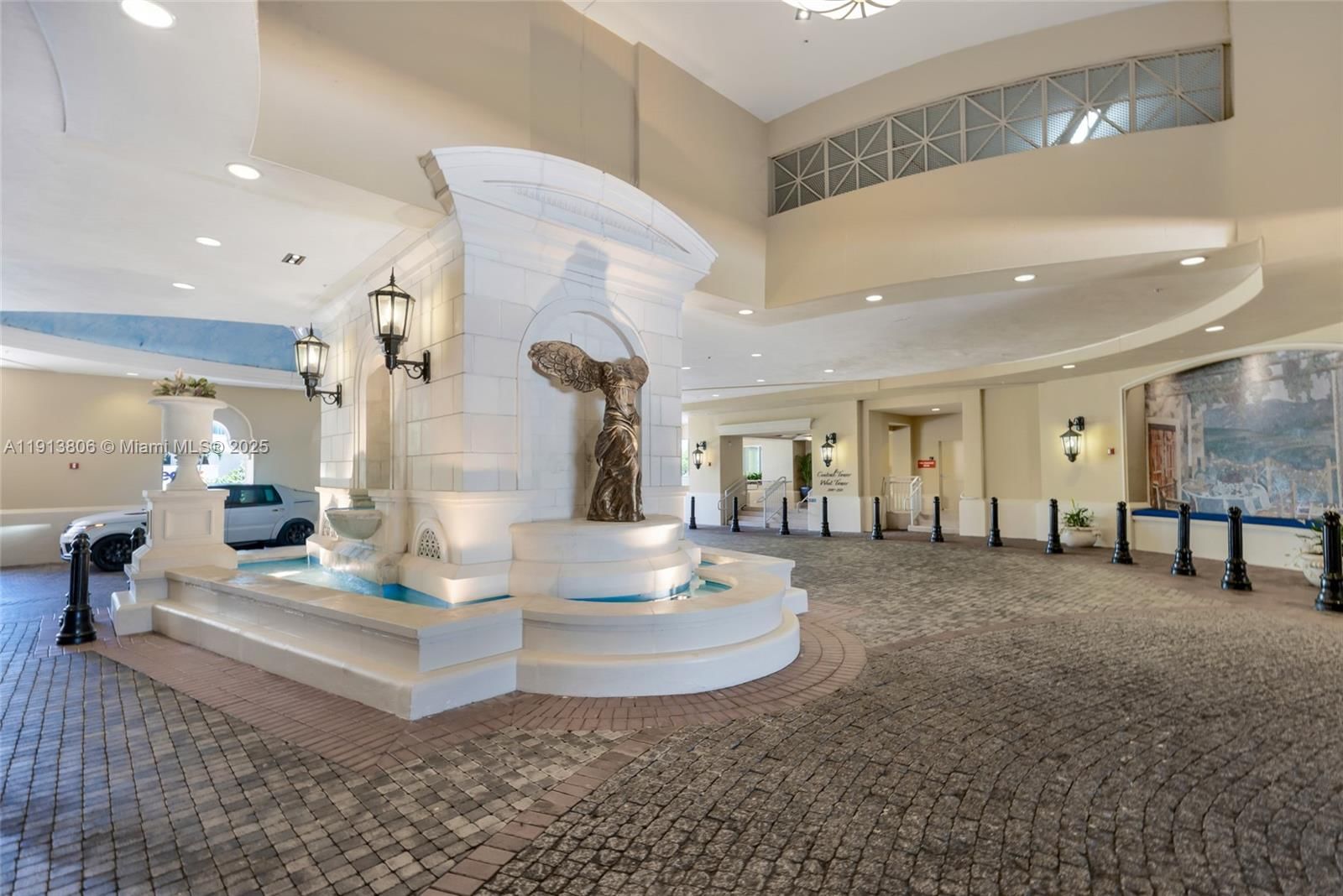 Real estate property located at 150 Sunny Isles Blvd #601, Miami-dade, St Tropez On The Bay 1 Co, Sunny Isles Beach, FL