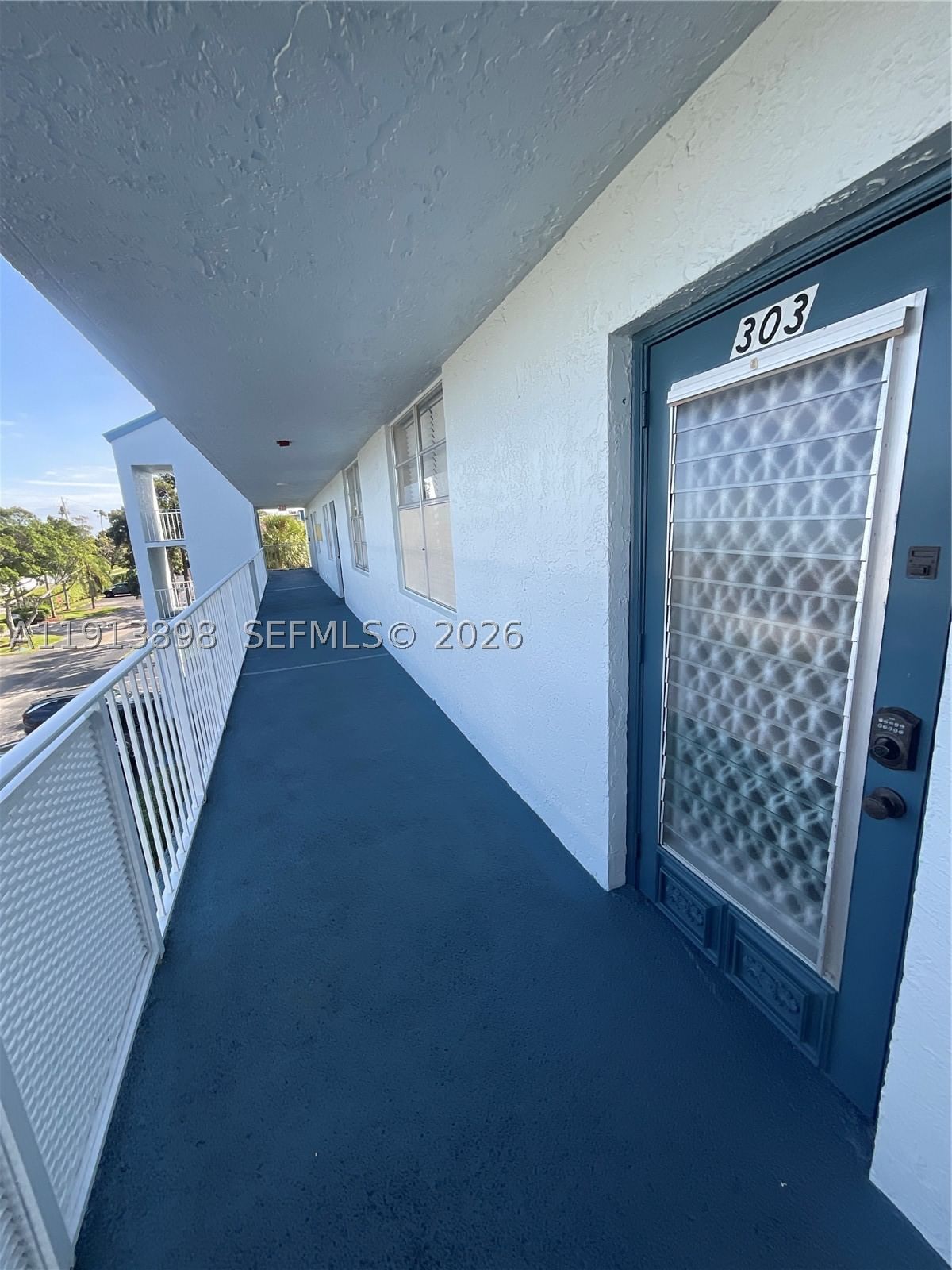 Real estate property located at 7690 18th St #303, Broward, 8 Of Palm Springs 2 Condo, Margate, FL