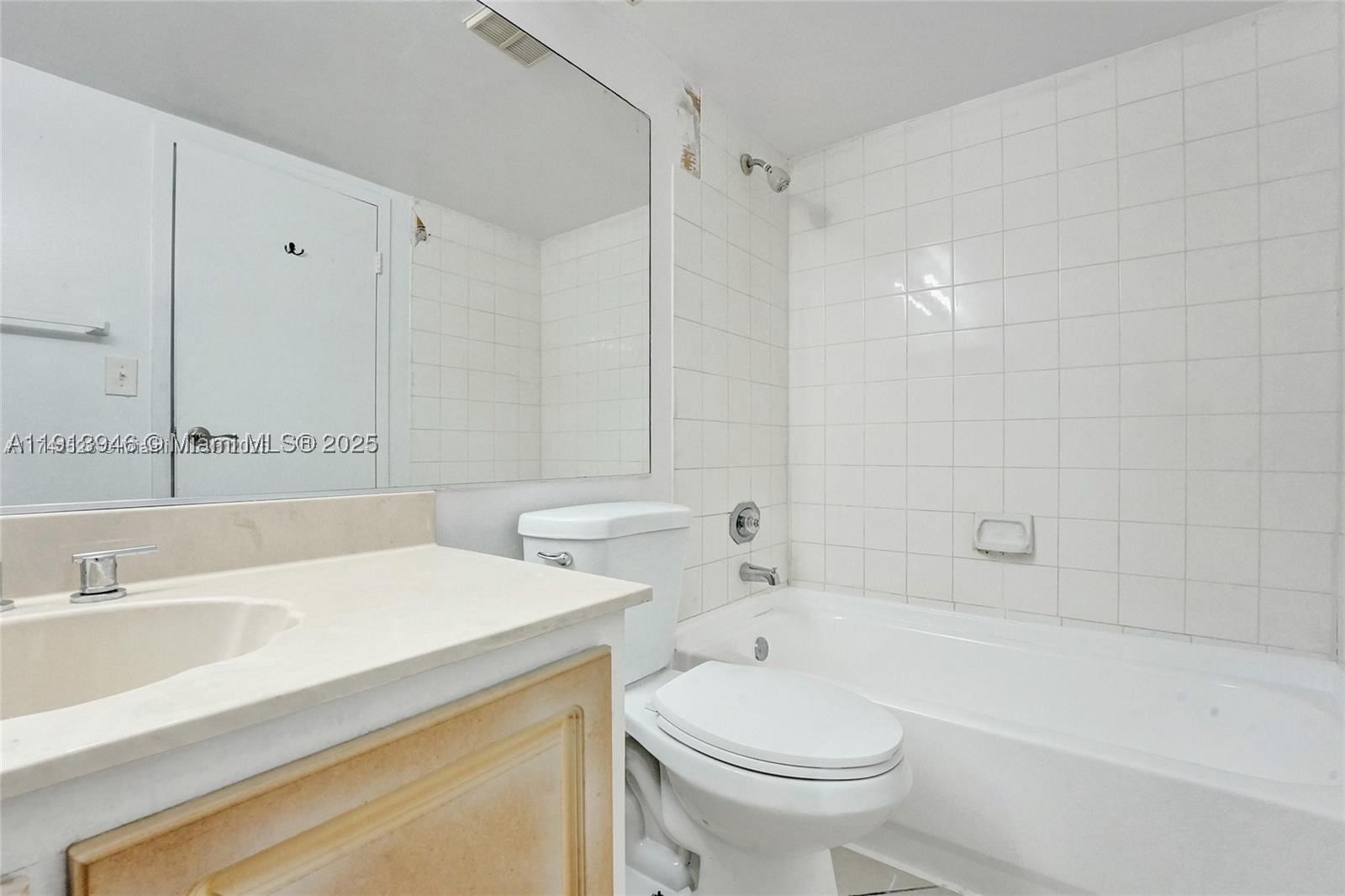Real estate property located at 7601 Treasure Dr #406, Miami-dade, The Grandview Palace Cond, North Bay Village, FL