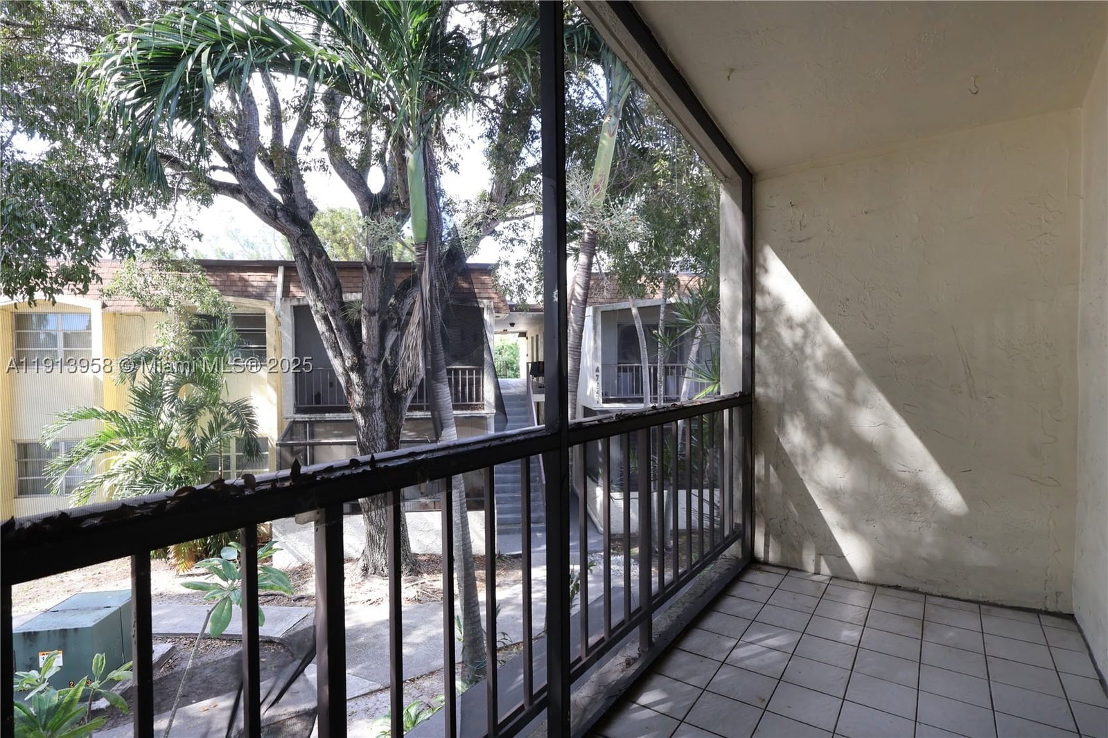 Real estate property located at 7825 Miller Dr C211, Miami-dade, Lakewood Villas Condo, Miami, FL