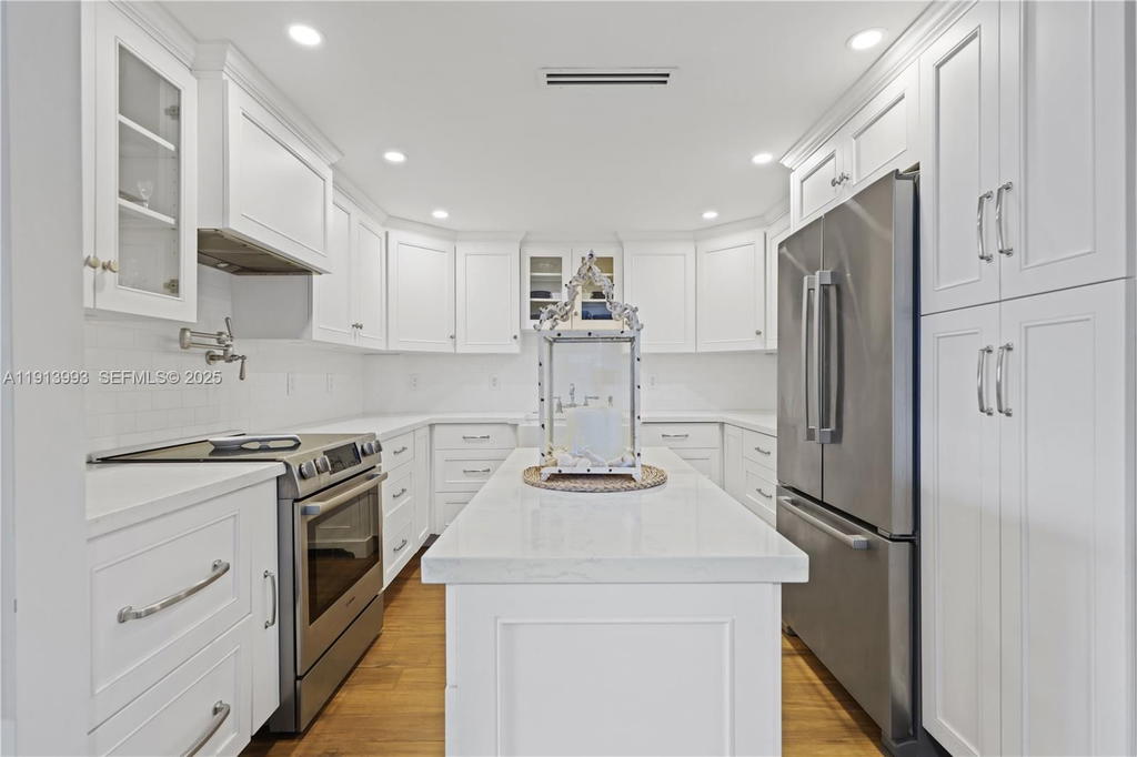 Real estate property located at 2100 Ocean Ln #1009, Broward, Point Of Americas Condo, Fort Lauderdale, FL
