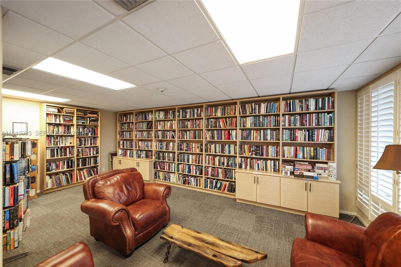 Real estate property located at 2100 Ocean Ln #1009, Broward, Point Of Americas Condo, Fort Lauderdale, FL