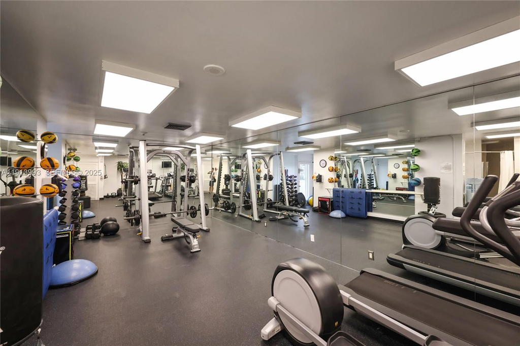 Real estate property located at 2100 Ocean Ln #1009, Broward, Point Of Americas Condo, Fort Lauderdale, FL