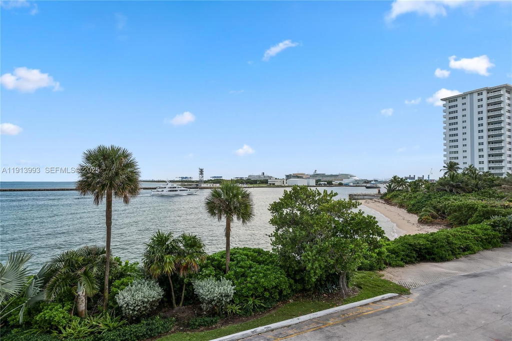 Real estate property located at 2100 Ocean Ln #1009, Broward, Point Of Americas Condo, Fort Lauderdale, FL