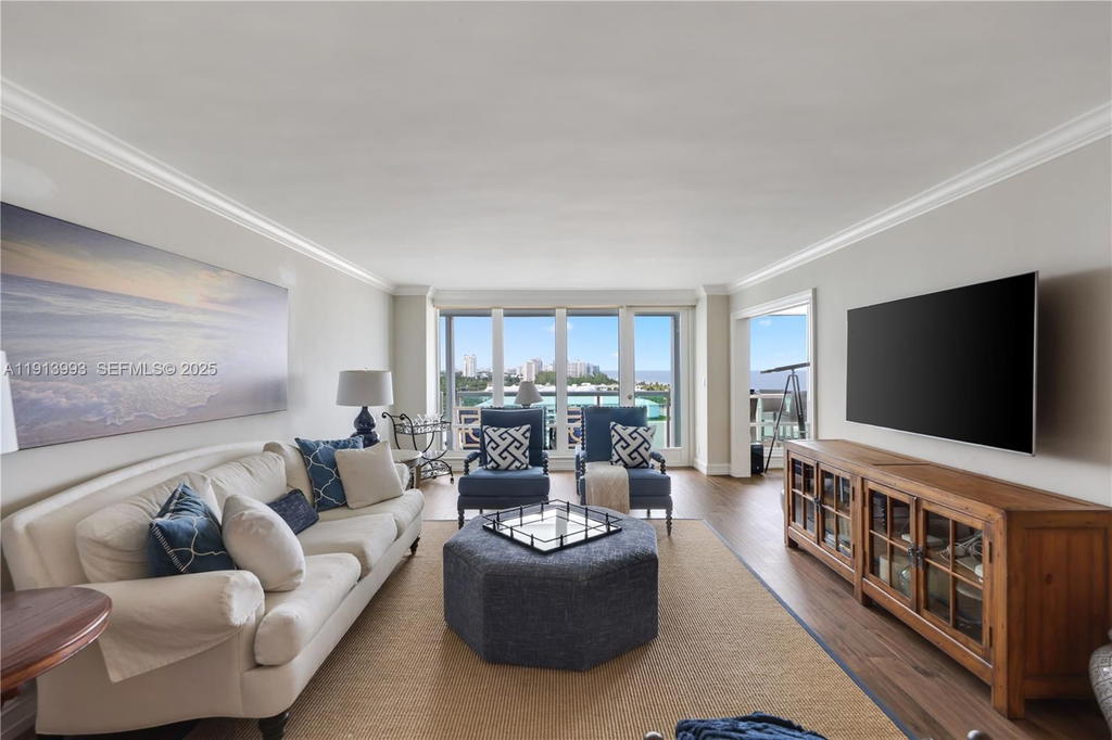 Real estate property located at 2100 Ocean Ln #1009, Broward, Point Of Americas Condo, Fort Lauderdale, FL