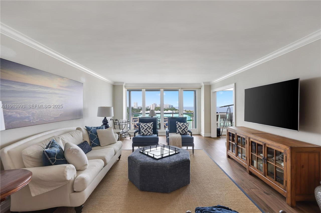 Real estate property located at 2100 Ocean Ln #1009, Broward, Point Of Americas Condo, Fort Lauderdale, FL