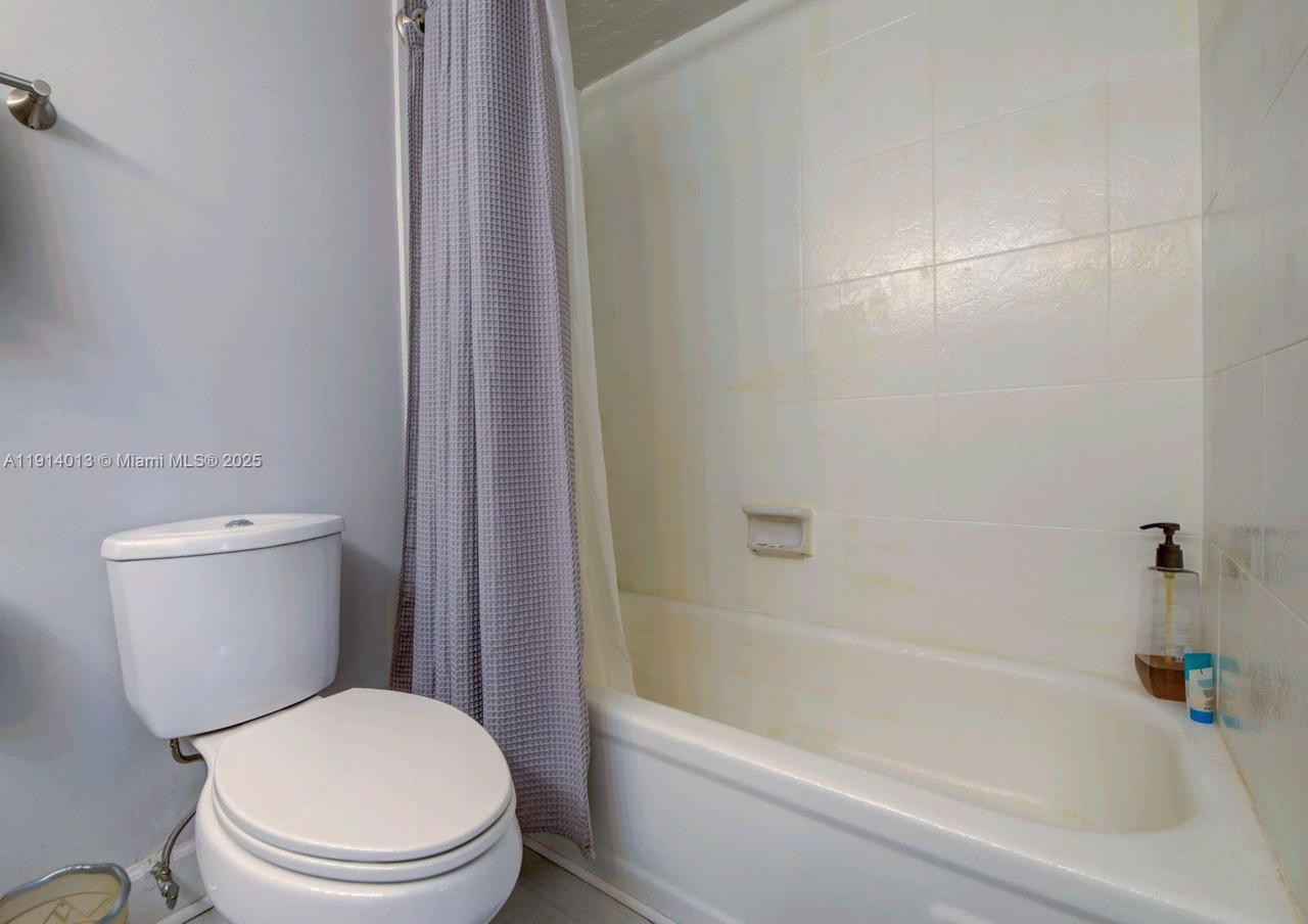 Real estate property located at 601 Three Islands Blvd #404, Broward, Desoto Park Condo, Hallandale Beach, FL