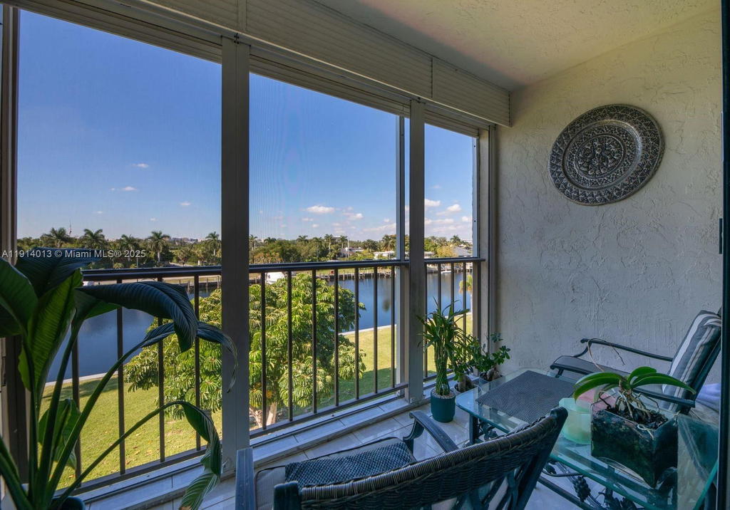 Real estate property located at 601 Three Islands Blvd #404, Broward, Desoto Park Condo, Hallandale Beach, FL