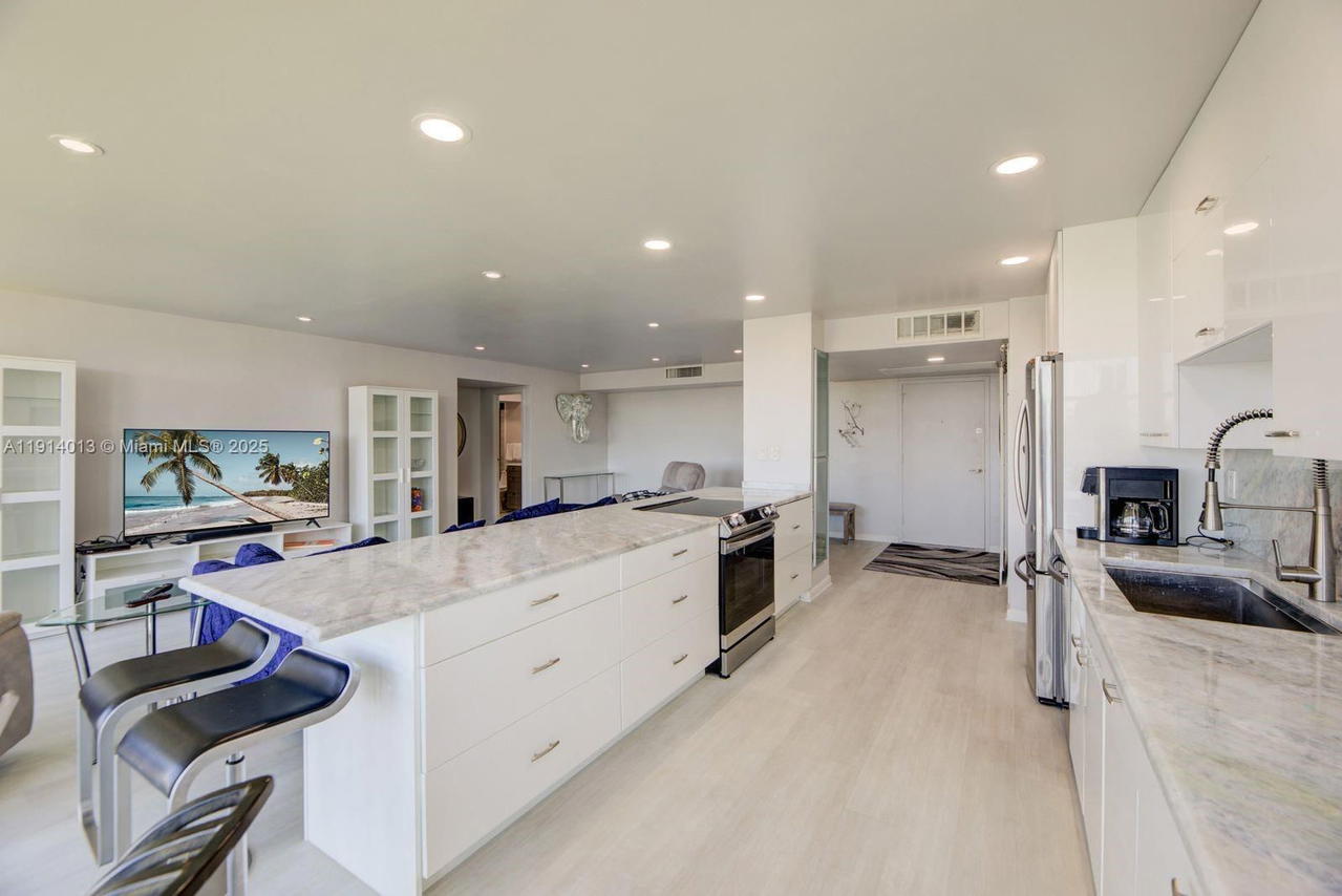 Real estate property located at 601 Three Islands Blvd #404, Broward, Desoto Park Condo, Hallandale Beach, FL