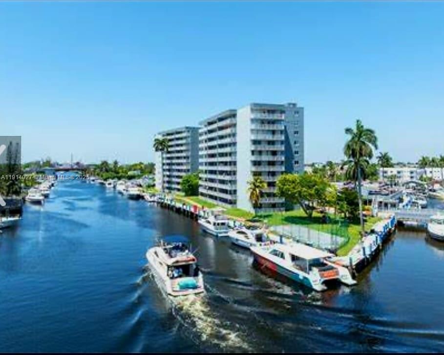 Real estate property located at 1800 24th Ave #408, Miami-dade, Isla Del Mar Condo, Miami, FL