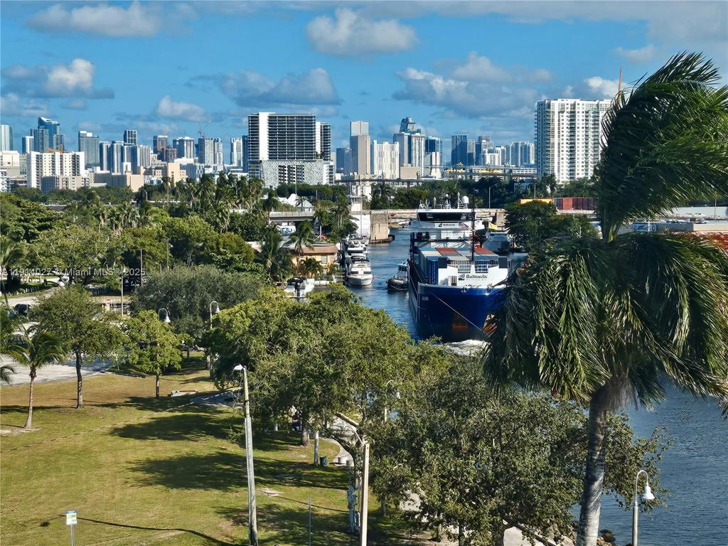 Real estate property located at 1800 24th Ave #408, Miami-dade, Isla Del Mar Condo, Miami, FL