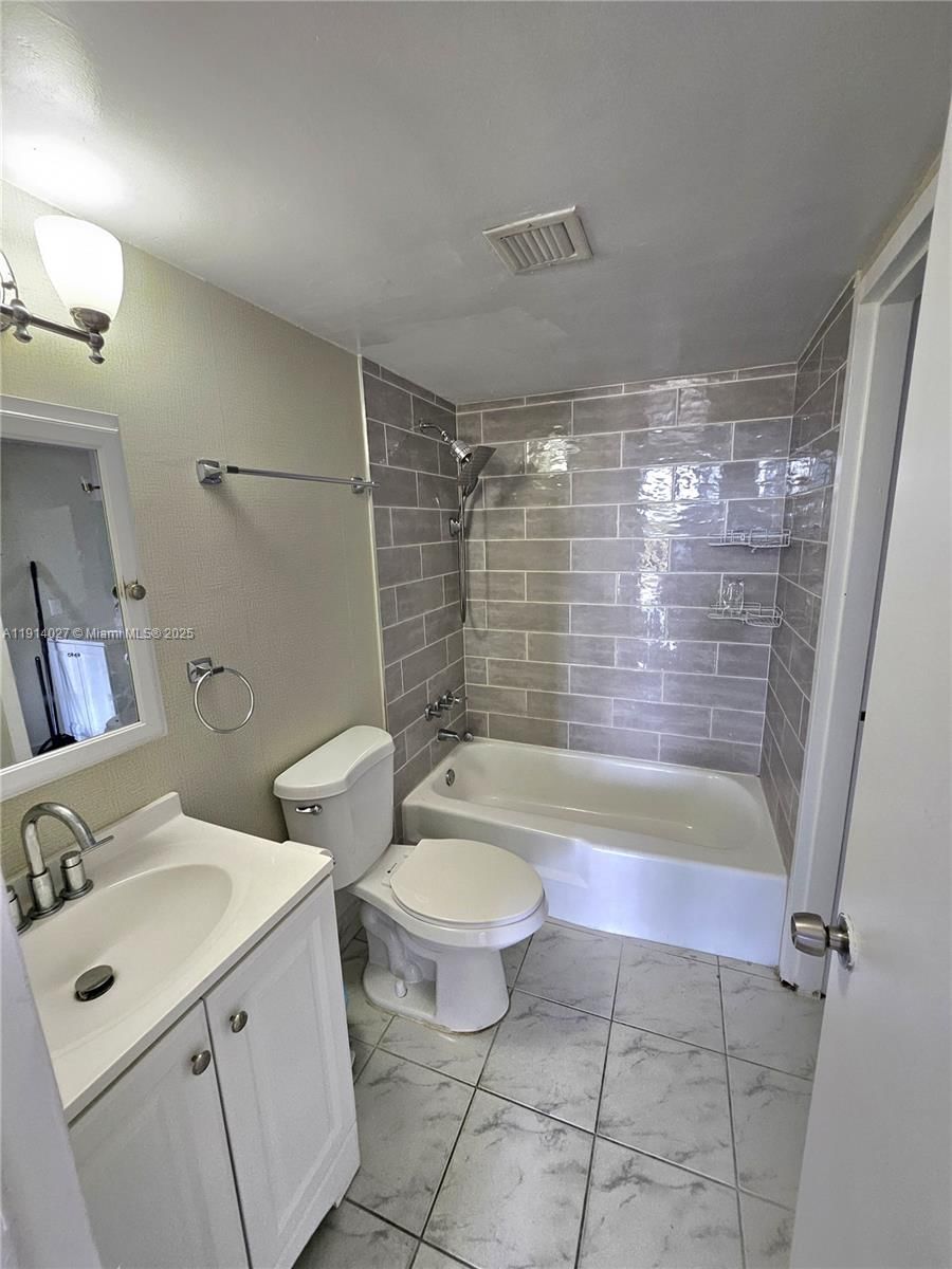 Real estate property located at 1800 24th Ave #408, Miami-dade, Isla Del Mar Condo, Miami, FL