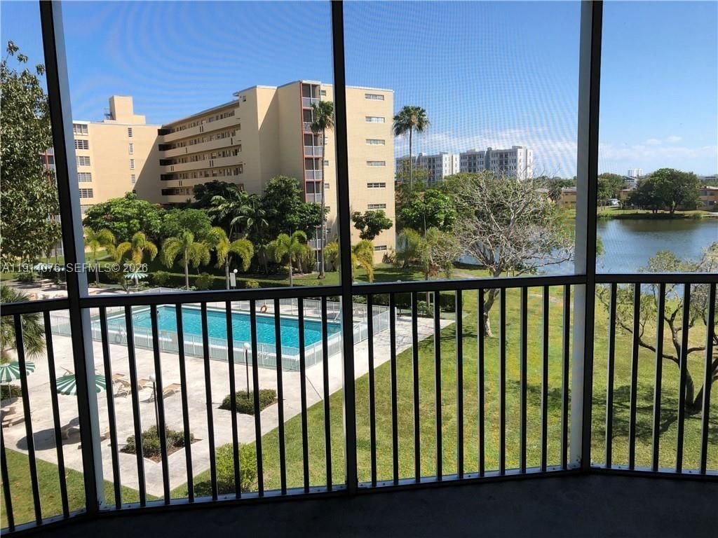 Real estate property located at 1750 191st St #403-1, Miami-dade, Jade Winds Group-daisy Ga, Miami, FL